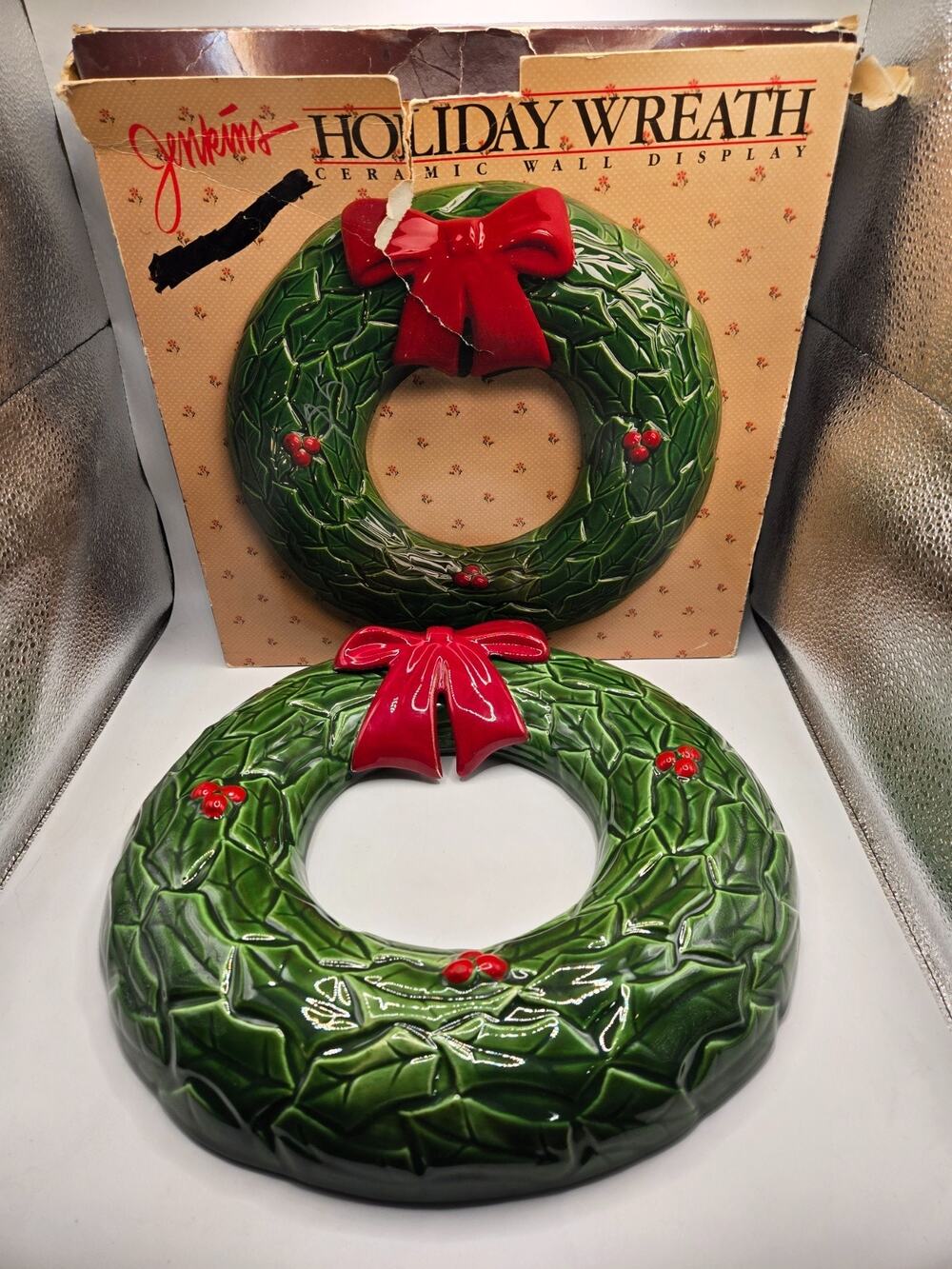 Vintage Jenkin's Holiday Wreath Ceramic Wall Display 12.25"